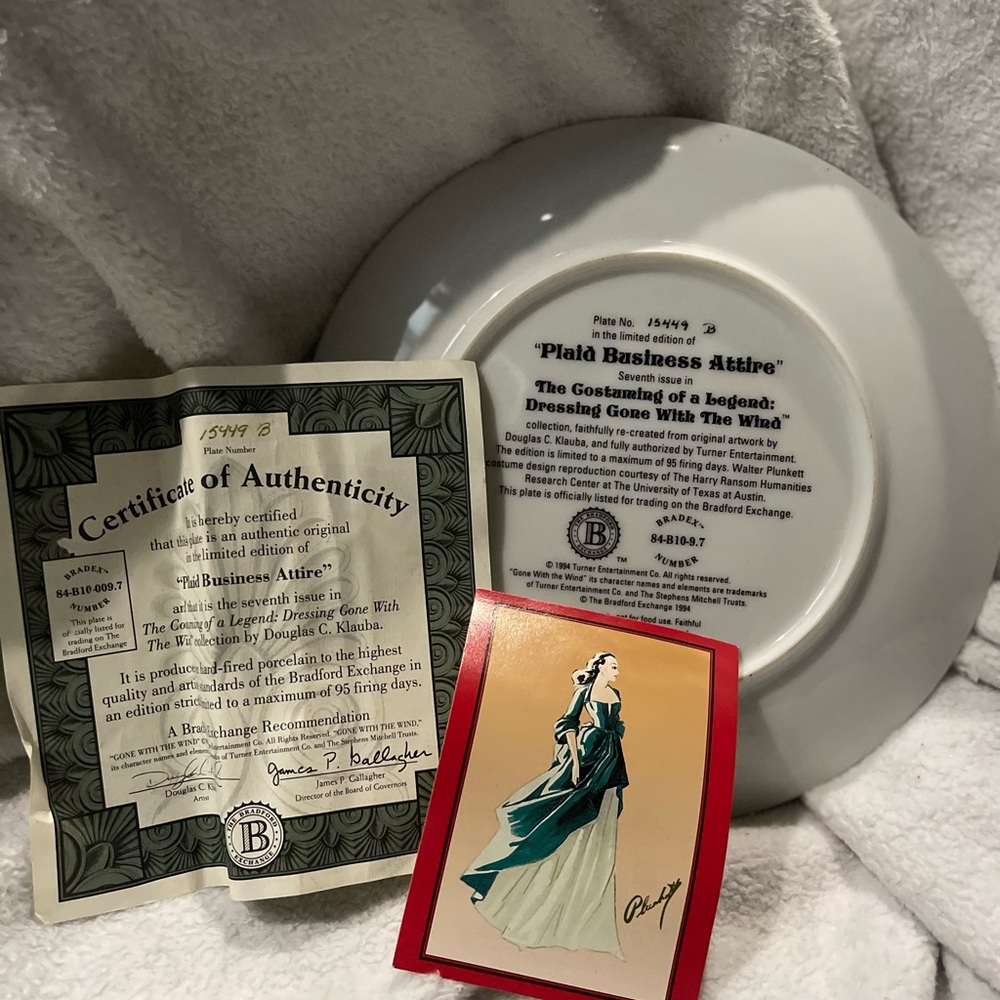 The Bradford Exchange Elegant Southern Belle Plate - Gold, Green, White BBQ Atti - Picture 3 of 3